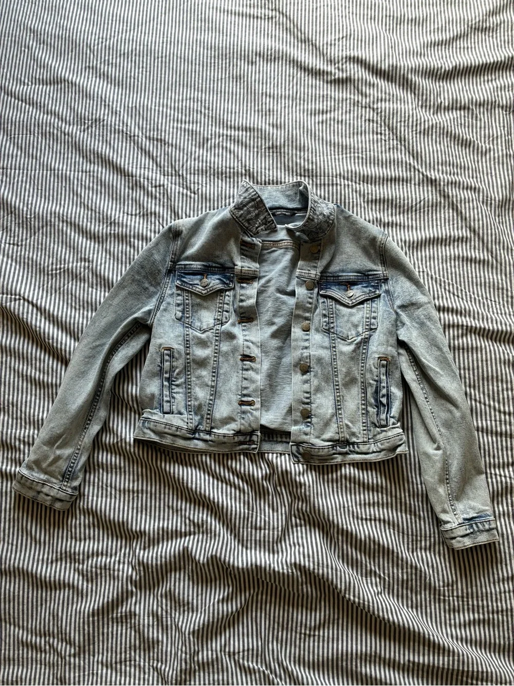 Free People x Driftwood Bandana Trucker Jean Jacket Light Denim - Picture 2 of 4